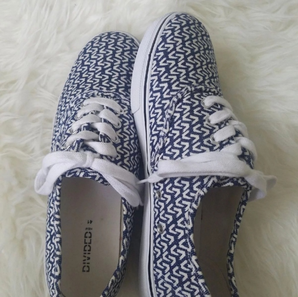 Fashion sneakers by divided